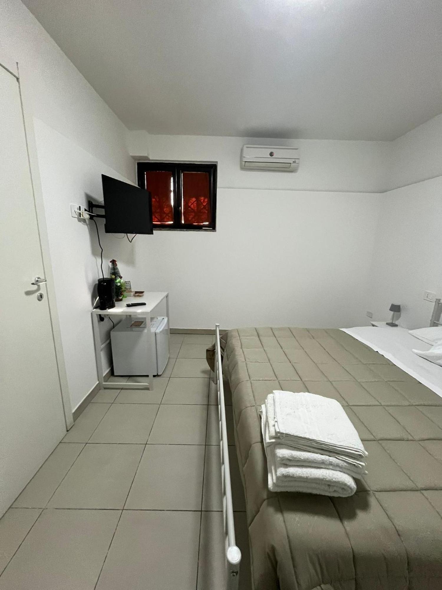 Aurora Rooms Pomigliano d'Arco Exterior photo