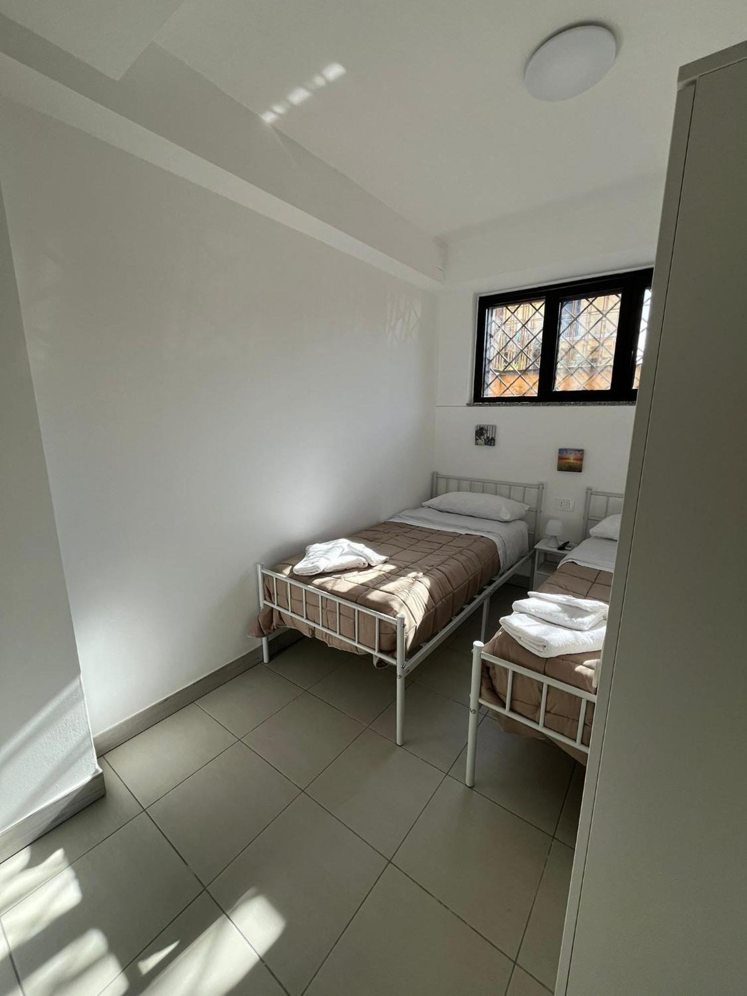 Aurora Rooms Pomigliano d'Arco Exterior photo